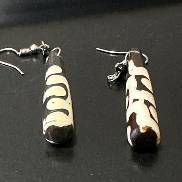 NWOT African Bone Round Teardrop Earrings - Picture 4 of 5